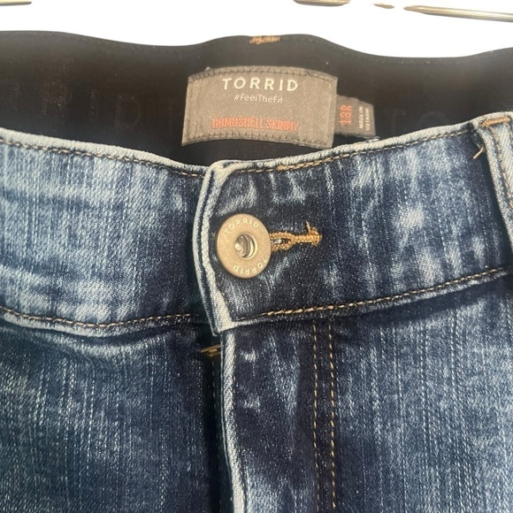 Torrid Jeans bombshell skinny 18 - Picture 4 of 7